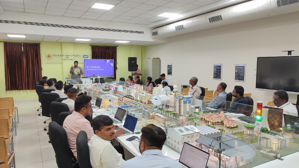 Day 1 (2) - Information Sharing and Analysis Center